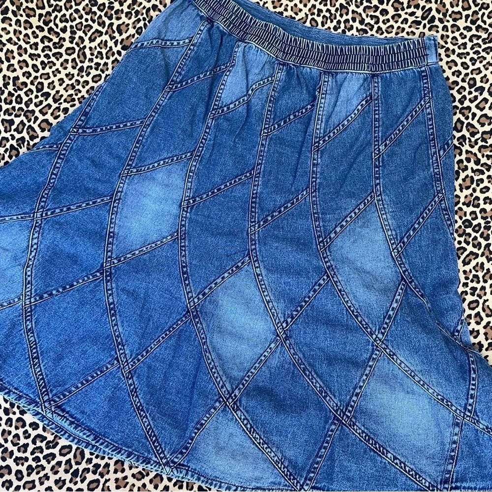 Vintage Skirt 90s Y2k Medium Wash Diamond Seamed Mid Length Elastic Waist Hippy